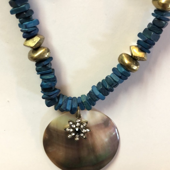 Shell & Star Necklace - Picture 5 of 5